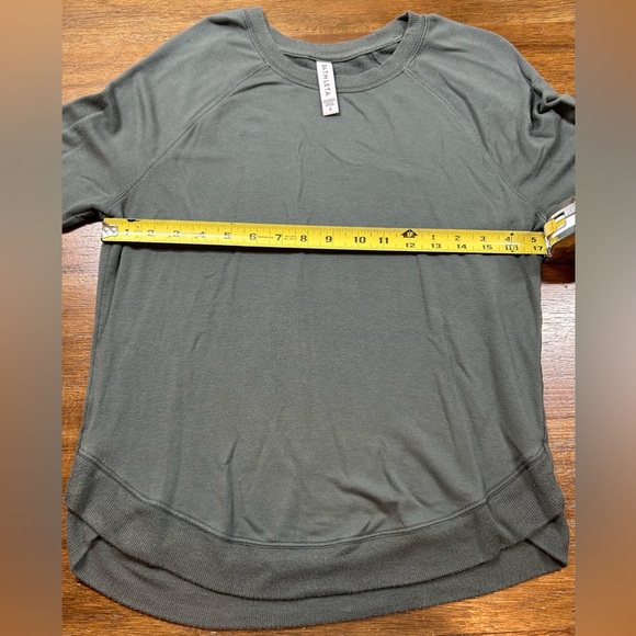 Athleta Size S Green Serenity Women's Long Sleeve Sweatshirt - Picture 4 of 5